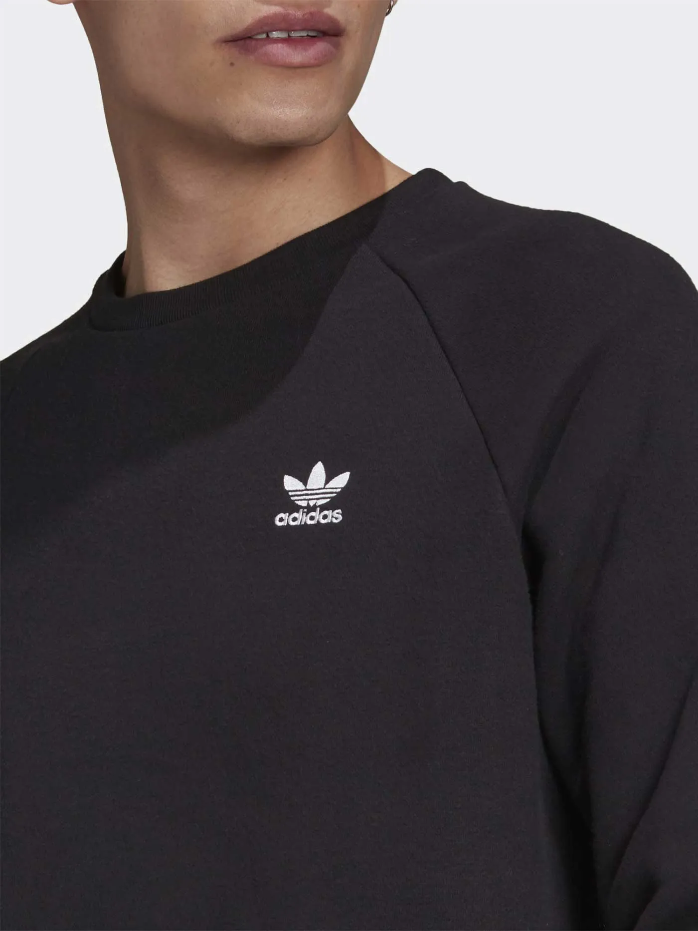 Adicolor Essentials Trefoil Crewneck Sweatshirt